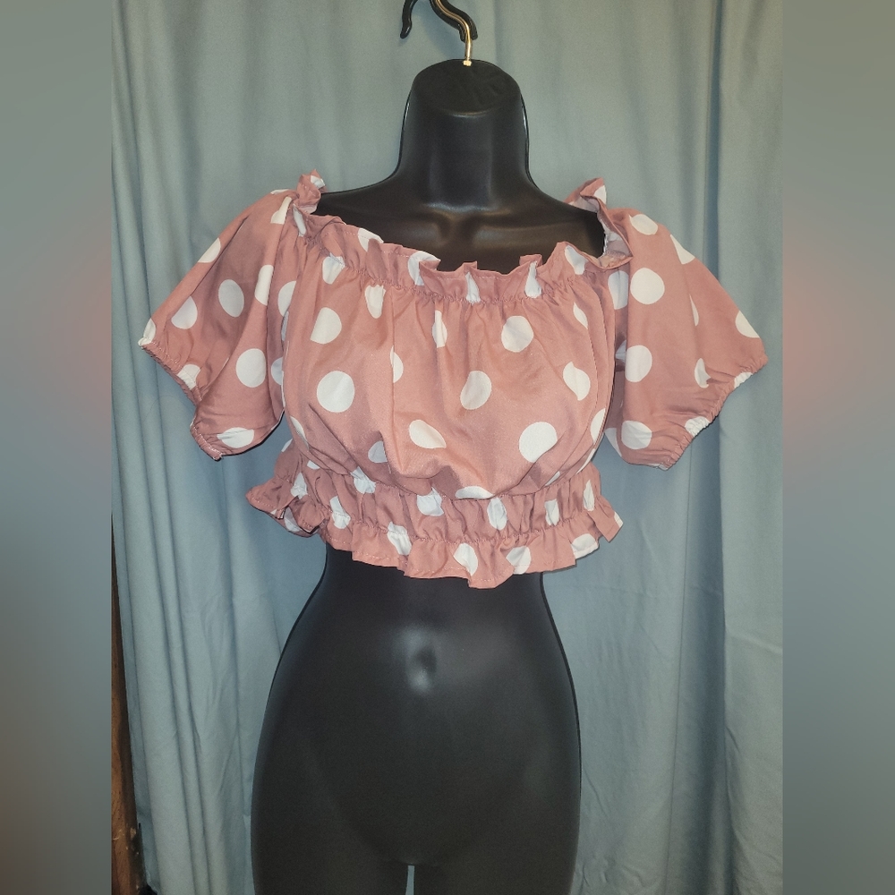 Rose pink crop top with white polka-dots. Size 0 XL